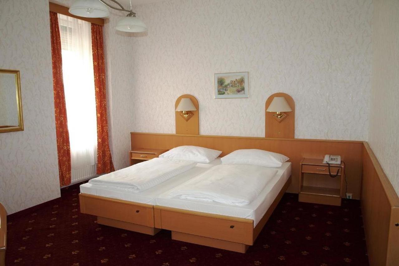 Admiral Hotel 3*