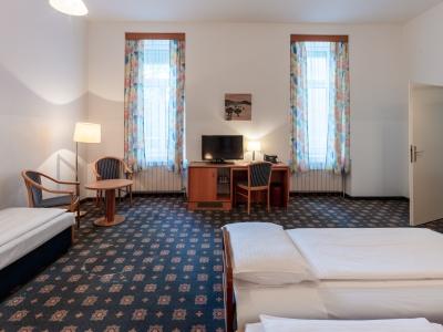 Admiral Hotel